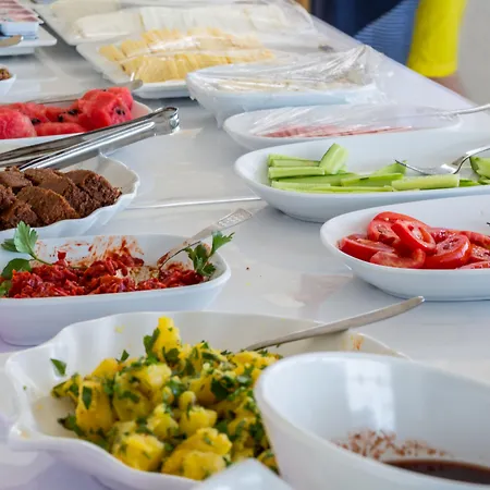 黛菲酒店 3* 卡斯